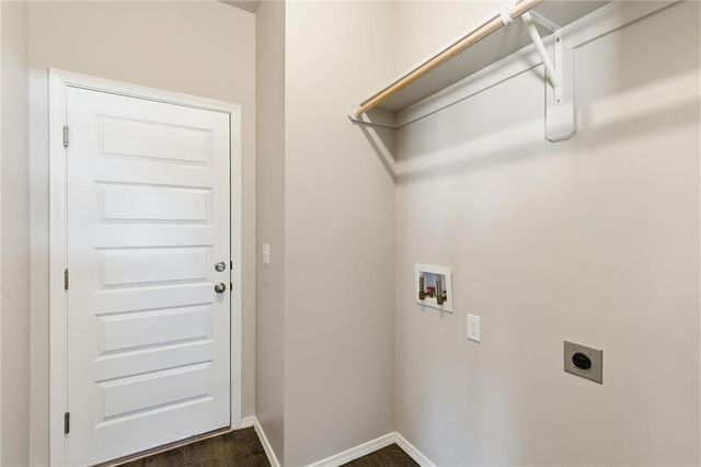 21413 W 216th Street, Spring Hill, KS 66083