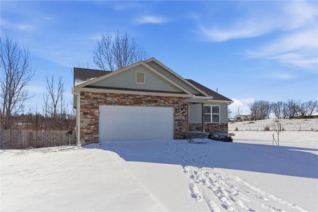 21413 W 216th Street, Spring Hill, KS 66083