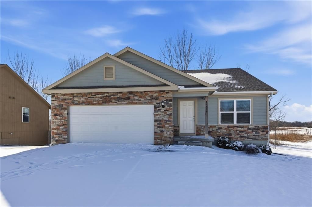 21413 W 216th Street, Spring Hill, KS 66083