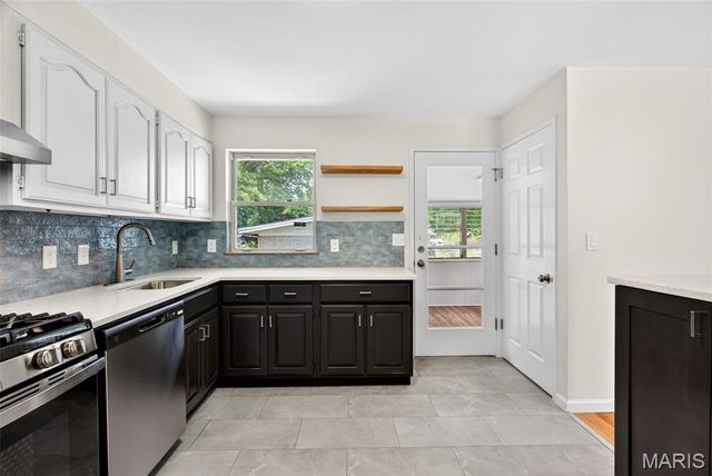 1365 Zurich Drive, Florissant, MO 63031