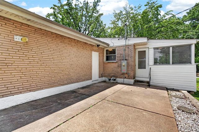 1365 Zurich Drive, Florissant, MO 63031