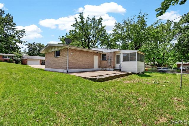 1365 Zurich Drive, Florissant, MO 63031