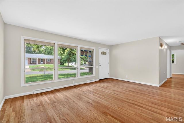 1365 Zurich Drive, Florissant, MO 63031