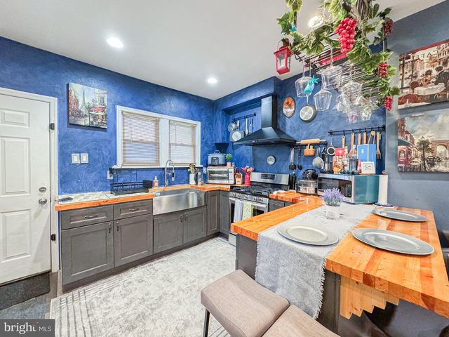 1120 BLEIGH AVE, Philadelphia, PA 19111