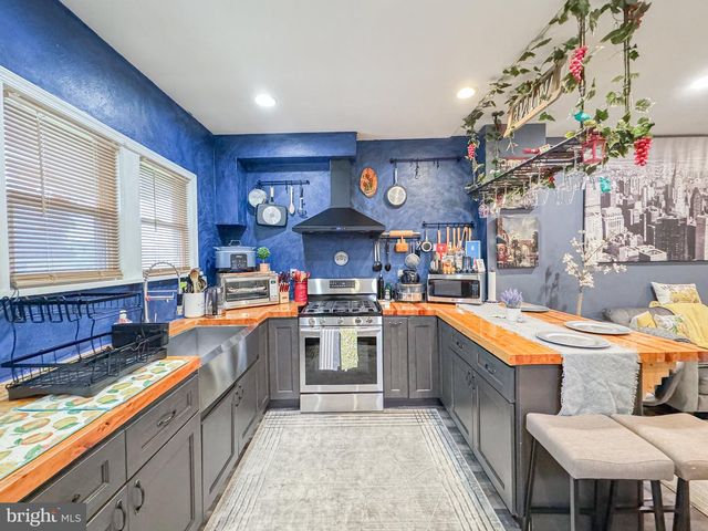 1120 BLEIGH AVE, Philadelphia, PA 19111
