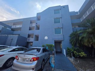 9375 Fontainebleau Blvd L311, Miami, FL 33172