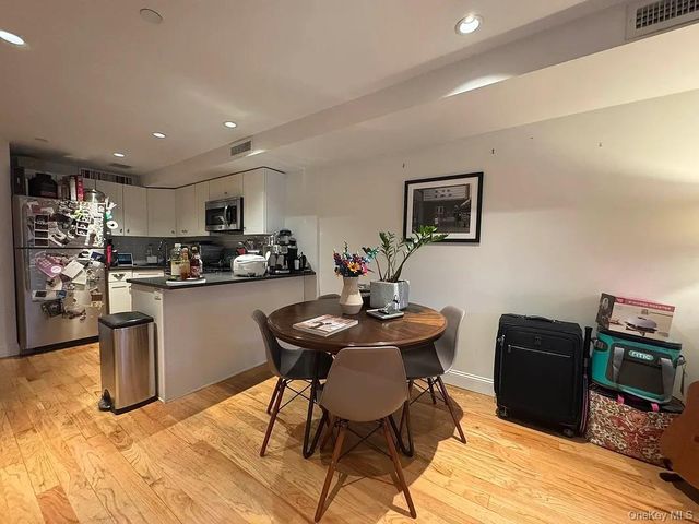 3801 31st Avenue 2B, Astoria, NY 11103