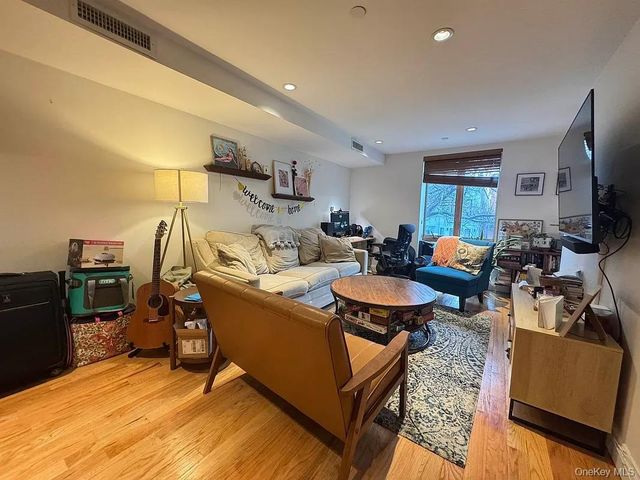 3801 31st Avenue 2B, Astoria, NY 11103