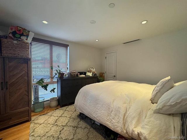3801 31st Avenue 2B, Astoria, NY 11103