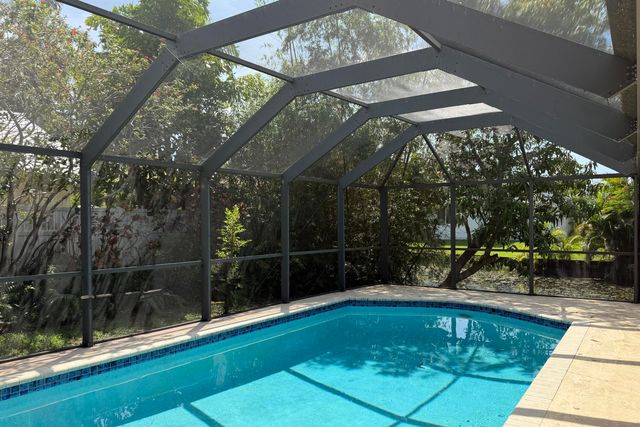 7160 NW 4TH Avenue, Boca Raton, FL 33487