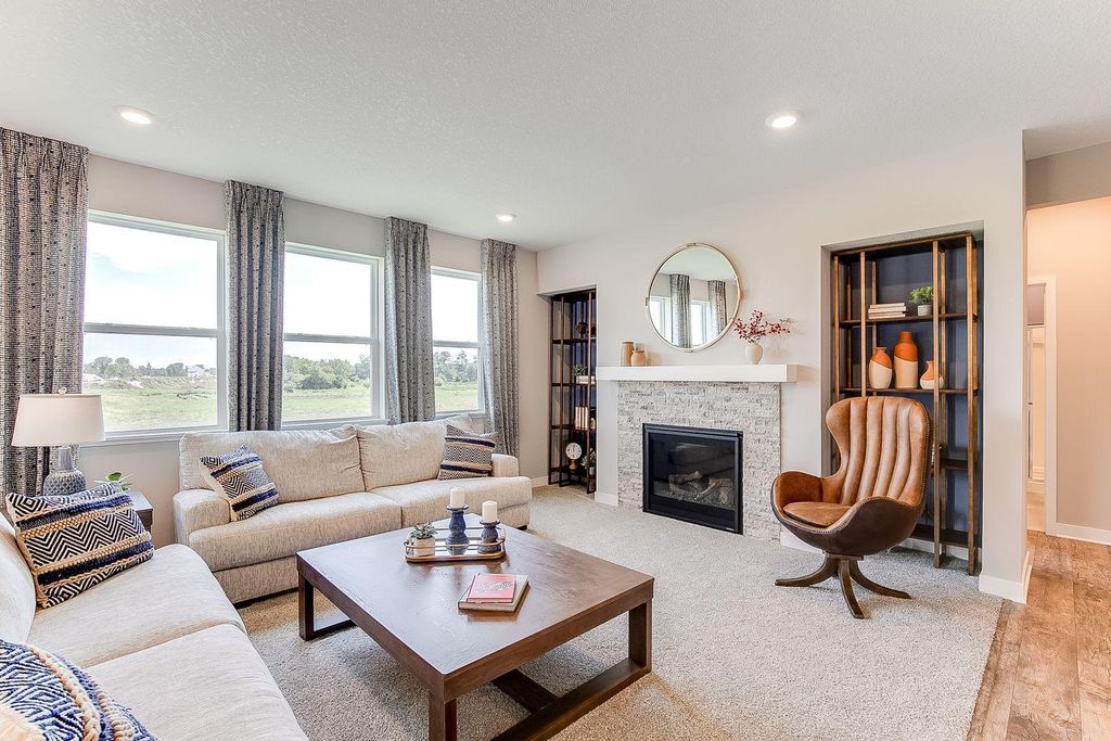 1720 Oak Creek Pass, Chaska, MN 55318
