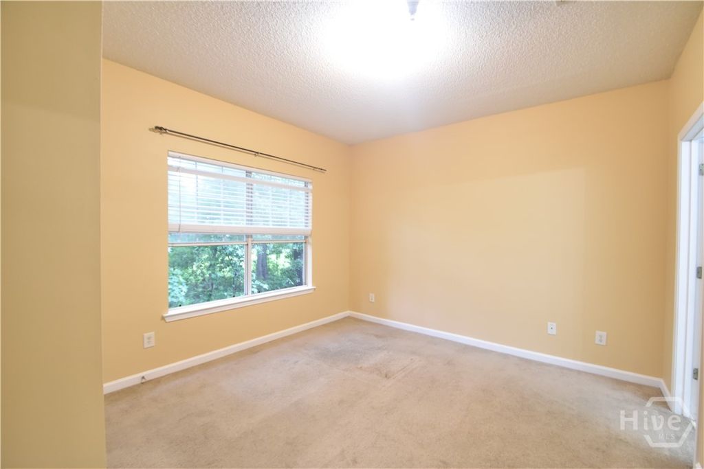 Image 13 of property listing at 1202 Walden Park Drive, Savannah, GA 31410