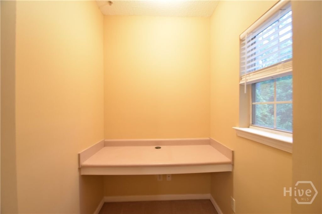 Image 5 of property listing at 1202 Walden Park Drive, Savannah, GA 31410