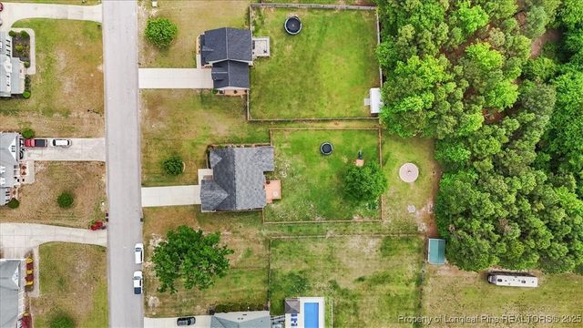 153 home stretch Lane, Raeford, NC 28376