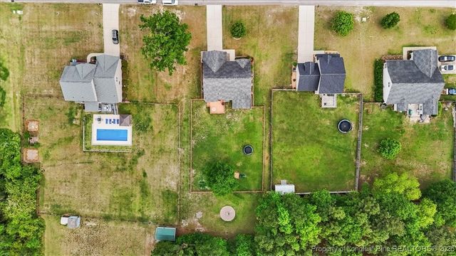 153 home stretch Lane, Raeford, NC 28376