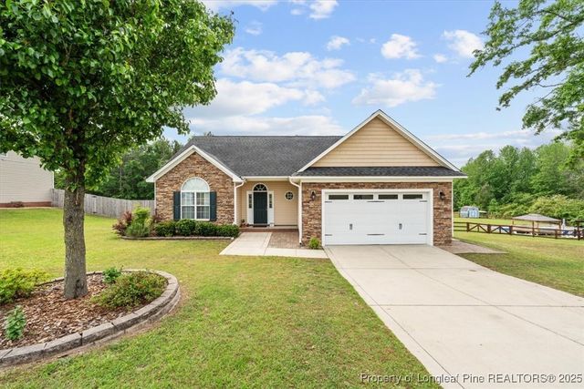 153 home stretch Lane, Raeford, NC 28376