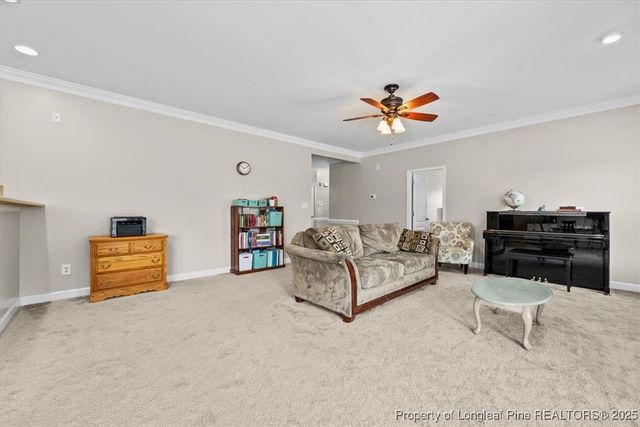 153 home stretch Lane, Raeford, NC 28376