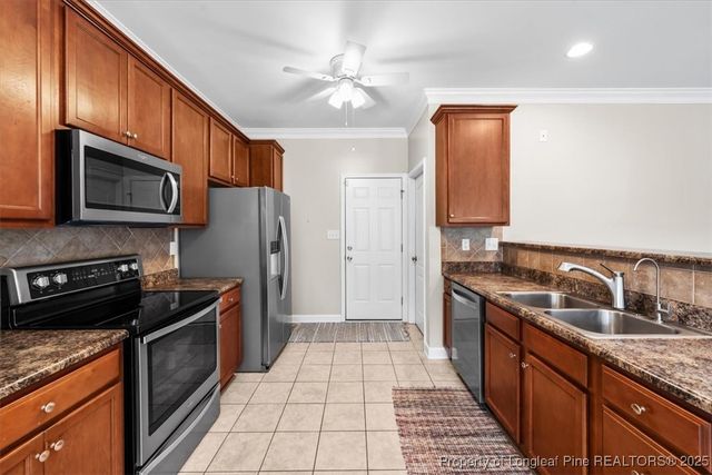 153 home stretch Lane, Raeford, NC 28376