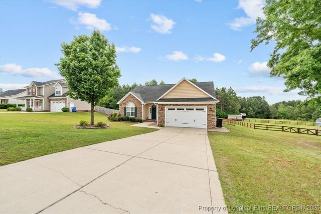 153 home stretch Lane, Raeford, NC 28376