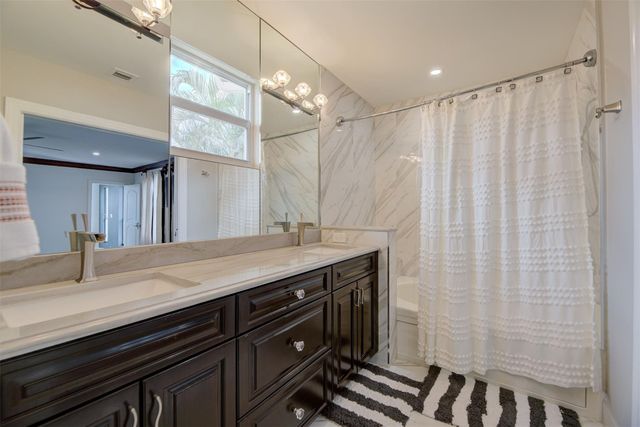 4821 NE 28th Avenue, Lighthouse Point, FL 33064