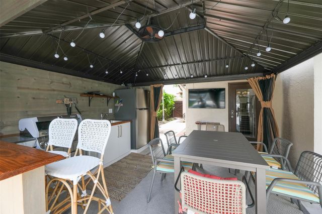 4821 NE 28th Avenue, Lighthouse Point, FL 33064