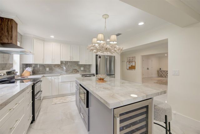 4821 NE 28th Avenue, Lighthouse Point, FL 33064