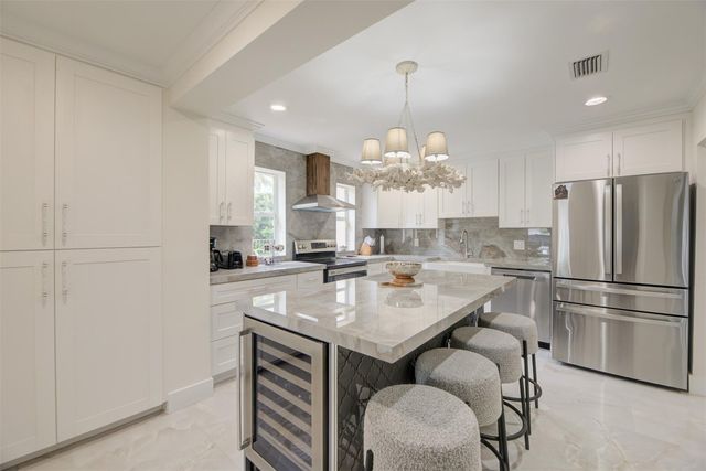 4821 NE 28th Avenue, Lighthouse Point, FL 33064