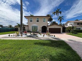 4821 NE 28th Avenue, Lighthouse Point, FL 33064