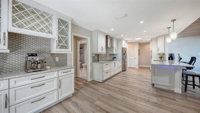 5231 SIESTA COVE DRIVE, Sarasota, FL 34242