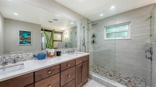 5231 SIESTA COVE DRIVE, Sarasota, FL 34242