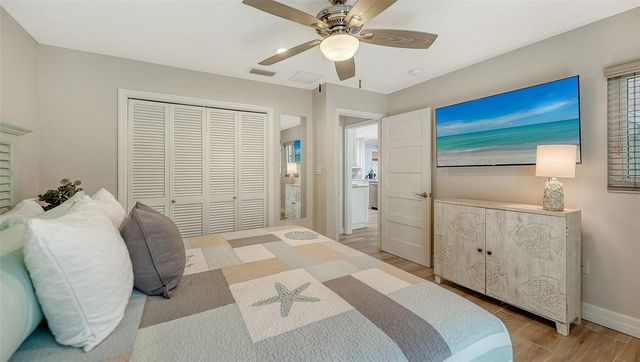 5231 SIESTA COVE DRIVE, Sarasota, FL 34242