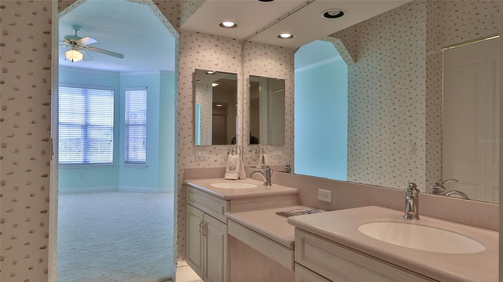 Image 38 of property listing at 4620 RIVERWALK VILLAGE COURT 7306, Ponce Inlet, FL 32127