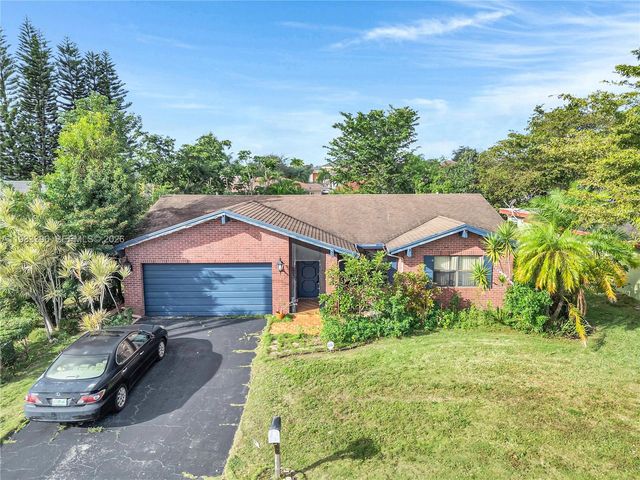 7545 NW 99th Ave, Tamarac, FL 33321