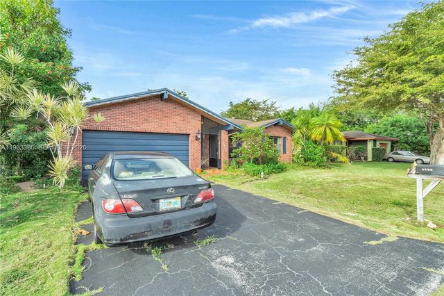 7545 NW 99th Ave, Tamarac, FL 33321