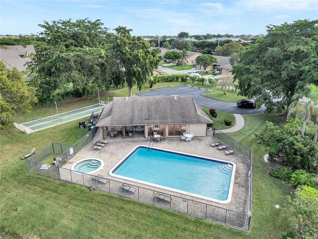 7545 NW 99th Ave, Tamarac, FL 33321