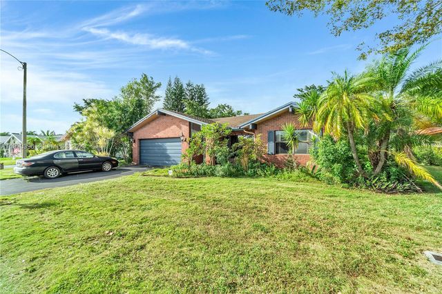 7545 NW 99th Ave, Tamarac, FL 33321