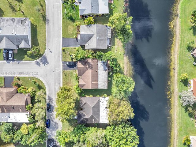 7545 NW 99th Ave, Tamarac, FL 33321