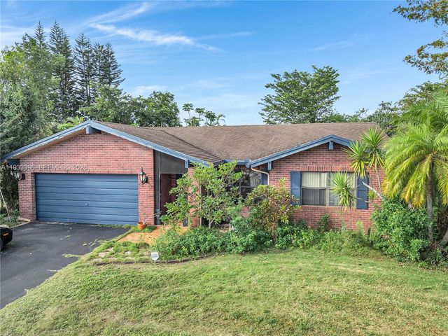 7545 NW 99th Ave, Tamarac, FL 33321