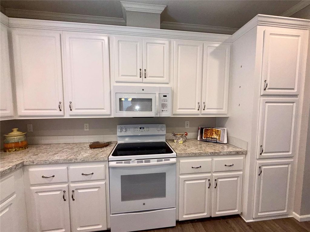 Image 12 of property listing at 34572 GARDENIA DRIVE N, Pinellas Park, FL 33781