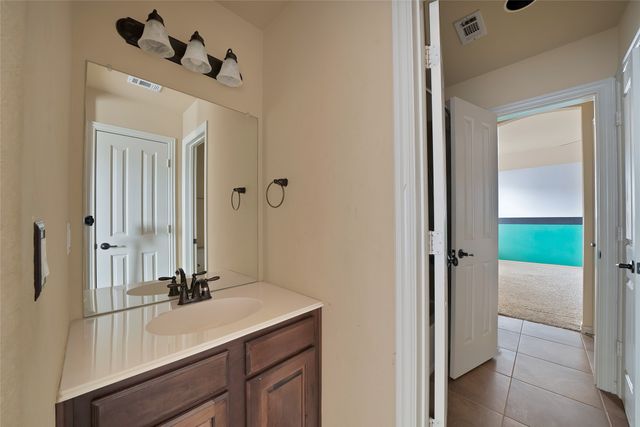 2852 England Parkway, Grand Prairie, TX 75054