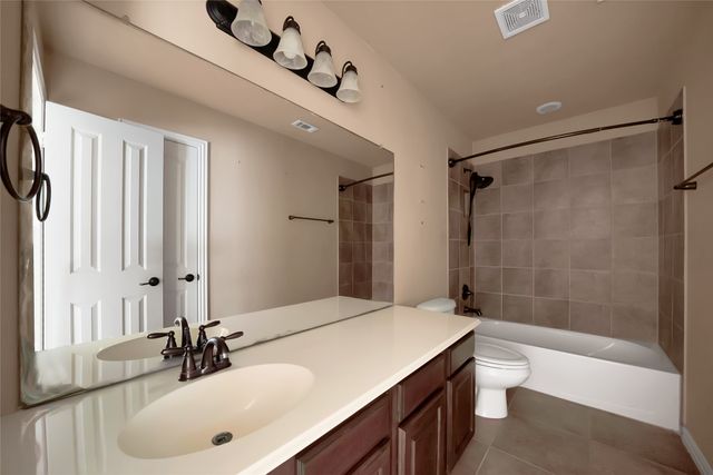 2852 England Parkway, Grand Prairie, TX 75054