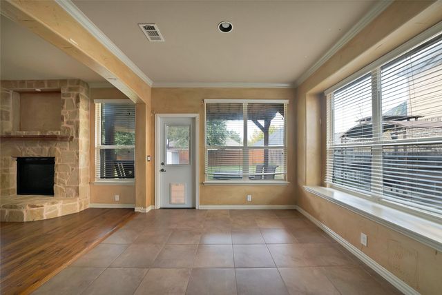 2852 England Parkway, Grand Prairie, TX 75054