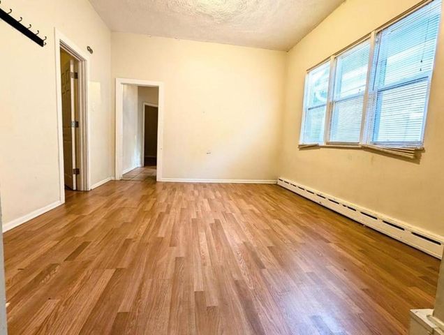 8125 S Escanaba Avenue 2, Chicago, IL 60617