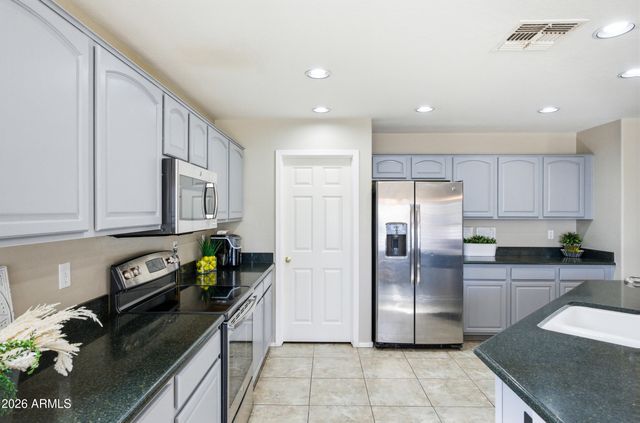 4409 W PLEASANT Lane, Laveen, AZ 85339