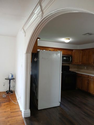 1802 N Avenue Q, Freeport, TX 77541