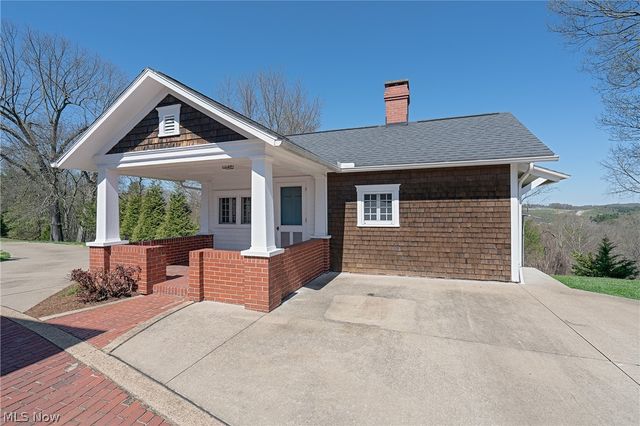 1307 Cisler Drive, Marietta, OH 45750