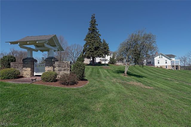 1307 Cisler Drive, Marietta, OH 45750