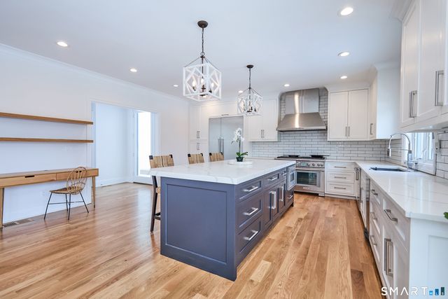 70 Meadow Ridge Road, Fairfield, CT 06890