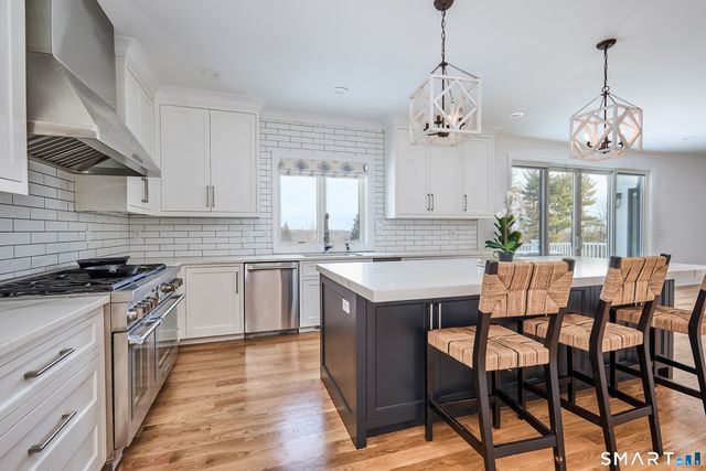 70 Meadow Ridge Road, Fairfield, CT 06890