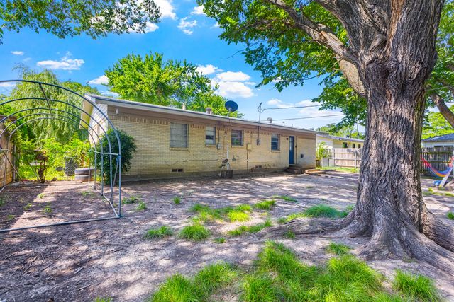301 W Ridgewood Drive, Garland, TX 75041